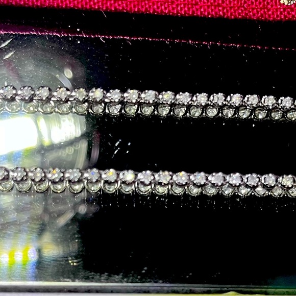 Beautiful 3 carat graduated tennis necklace in 18k white gold with certificate. - Picture 4 of 8